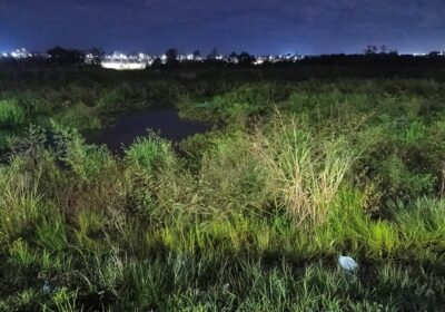 Mulher é resgatada pela Polícia Militar após ficar cerca de três horas presa em brejo em Ribas do Rio Pardo