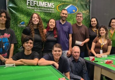 Projeto pioneiro leva futebol de mesa a escolas públicas de MS com apoio da Suzano
