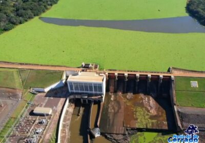 Usina realiza novo vertimento para conter macrófitas, mas vegetação continua preocupando moradores no Rio Pardo